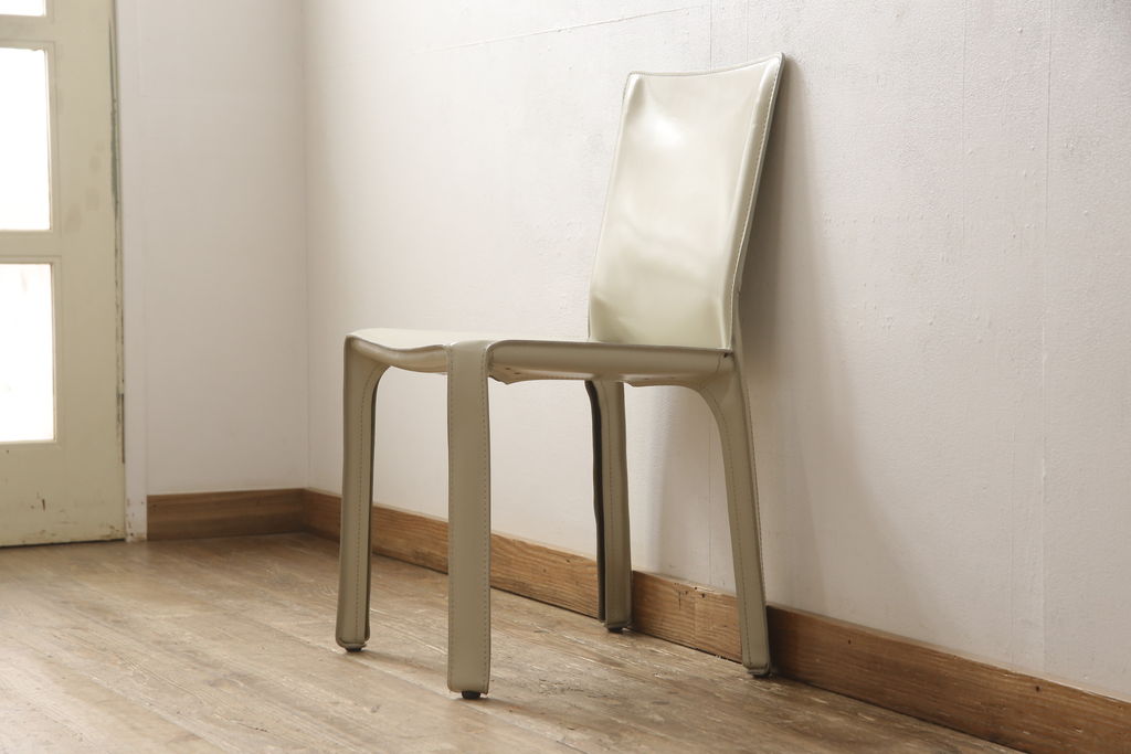 中古　Cassina(カッシーナ)　412　CAB(キャブ)　MARIO BELLINI(マリオベリーニ)　アイボリー　シンプルモダンな空間づくりに活躍するアームレスチェア(ダイニングチェア、椅子、イス)(定価約21万円)(R-059602)