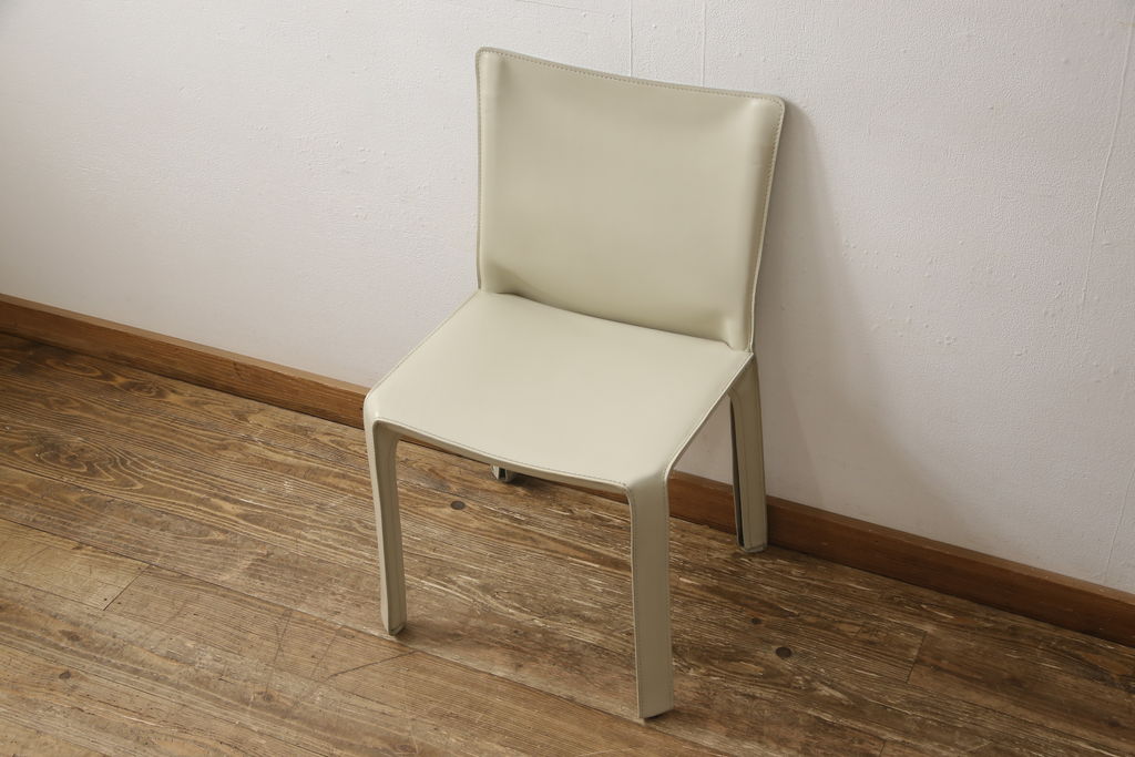 中古　Cassina(カッシーナ)　412　CAB(キャブ)　MARIO BELLINI(マリオベリーニ)　アイボリー　シンプルモダンな空間づくりに活躍するアームレスチェア(ダイニングチェア、椅子、イス)(定価約21万円)(R-059602)