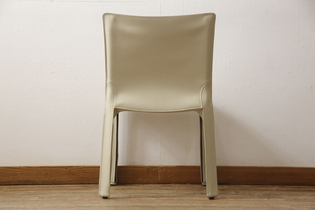 中古　Cassina(カッシーナ)　412　CAB(キャブ)　MARIO BELLINI(マリオベリーニ)　アイボリー　シンプルモダンな空間づくりに活躍するアームレスチェア(ダイニングチェア、椅子、イス)(定価約21万円)(R-059602)