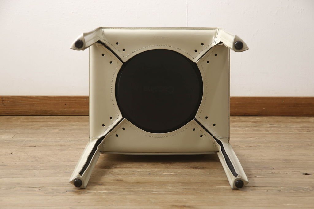 中古　Cassina(カッシーナ)　412　CAB(キャブ)　MARIO BELLINI(マリオベリーニ)　アイボリー　シンプルモダンな空間づくりに活躍するアームレスチェア(ダイニングチェア、椅子、イス)(定価約21万円)(R-059602)