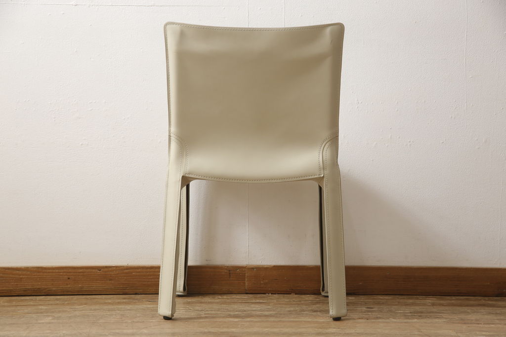 中古　Cassina(カッシーナ)　412　CAB(キャブ)　MARIO BELLINI(マリオベリーニ)　アイボリー　シンプルモダンな空間づくりに活躍するアームレスチェア(ダイニングチェア、椅子、イス)(定価約21万円)(R-059603)