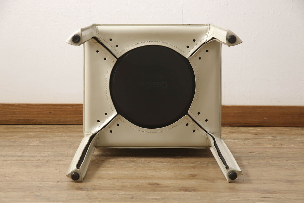 中古　Cassina(カッシーナ)　412　CAB(キャブ)　MARIO BELLINI(マリオベリーニ)　アイボリー　シンプルモダンな空間づくりに活躍するアームレスチェア(ダイニングチェア、椅子、イス)(定価約21万円)(R-059603)