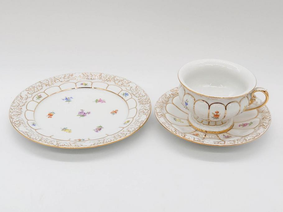 ドイツ　マイセン　Meissen　金彩　宮廷の小花　Xフォーム　ゴールドの装飾が優美な印象を与えるトリオセット(散らし小花、カップ&ソーサー、C&S、プレート、皿、洋食器)(R-075788)