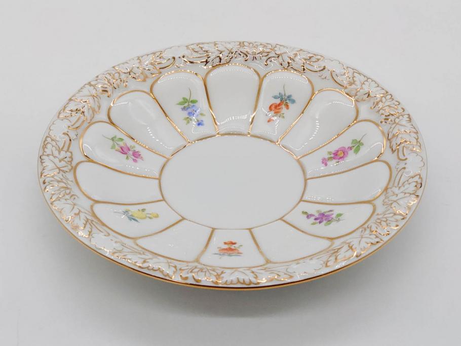 ドイツ　マイセン　Meissen　金彩　宮廷の小花　Xフォーム　ゴールドの装飾が優美な印象を与えるトリオセット(散らし小花、カップ&ソーサー、C&S、プレート、皿、洋食器)(R-075788)