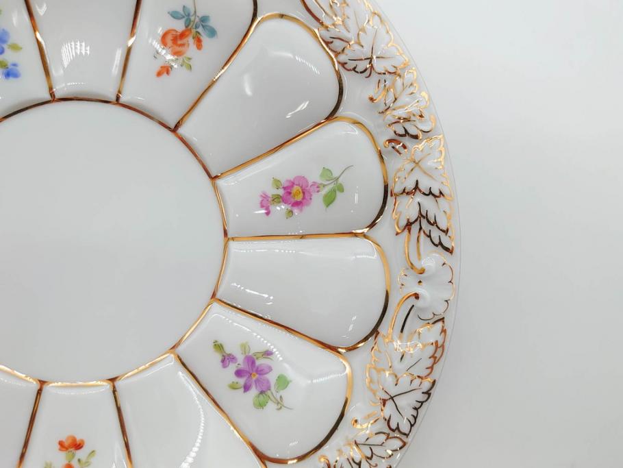 ドイツ　マイセン　Meissen　金彩　宮廷の小花　Xフォーム　ゴールドの装飾が優美な印象を与えるトリオセット(散らし小花、カップ&ソーサー、C&S、プレート、皿、洋食器)(R-075788)