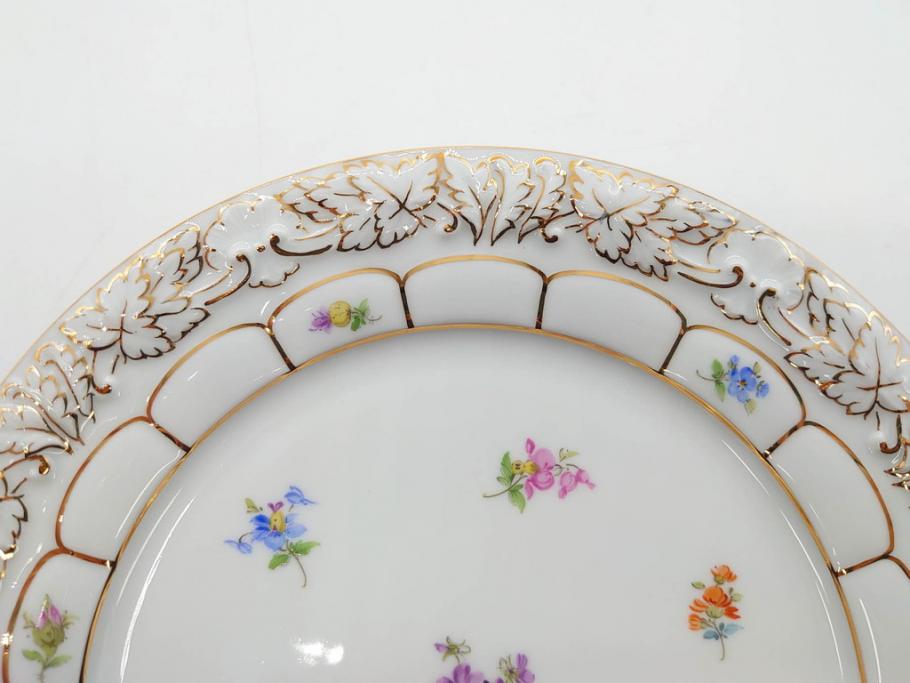 ドイツ　マイセン　Meissen　金彩　宮廷の小花　Xフォーム　ゴールドの装飾が優美な印象を与えるトリオセット(散らし小花、カップ&ソーサー、C&S、プレート、皿、洋食器)(R-075788)