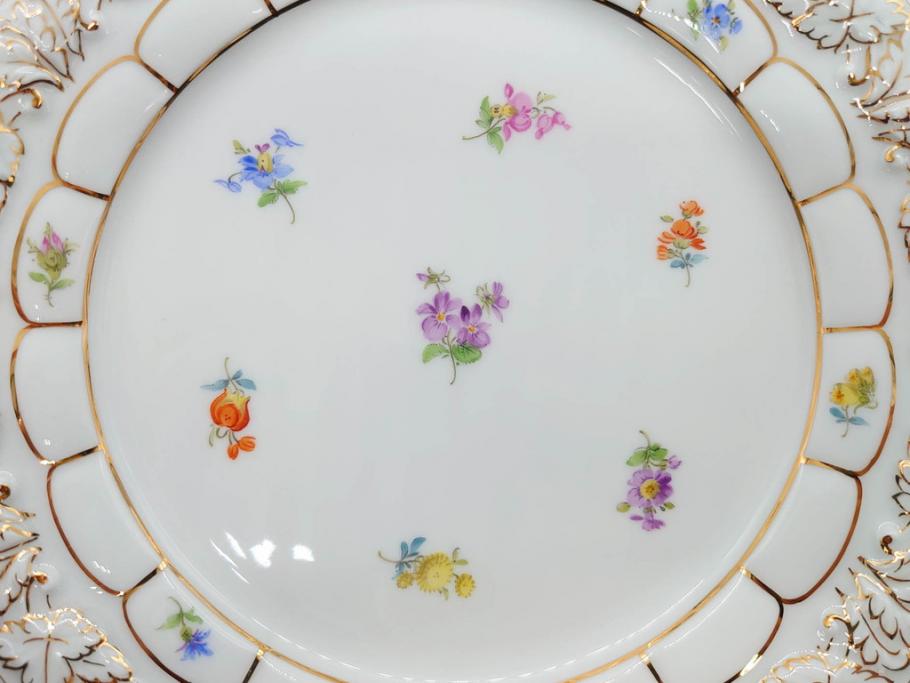 ドイツ　マイセン　Meissen　金彩　宮廷の小花　Xフォーム　ゴールドの装飾が優美な印象を与えるトリオセット(散らし小花、カップ&ソーサー、C&S、プレート、皿、洋食器)(R-075788)