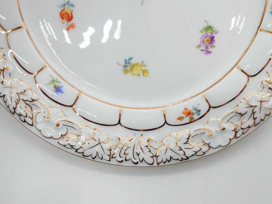 ドイツ　マイセン　Meissen　金彩　宮廷の小花　Xフォーム　ゴールドの装飾が優美な印象を与えるトリオセット(散らし小花、カップ&ソーサー、C&S、プレート、皿、洋食器)(R-075788)