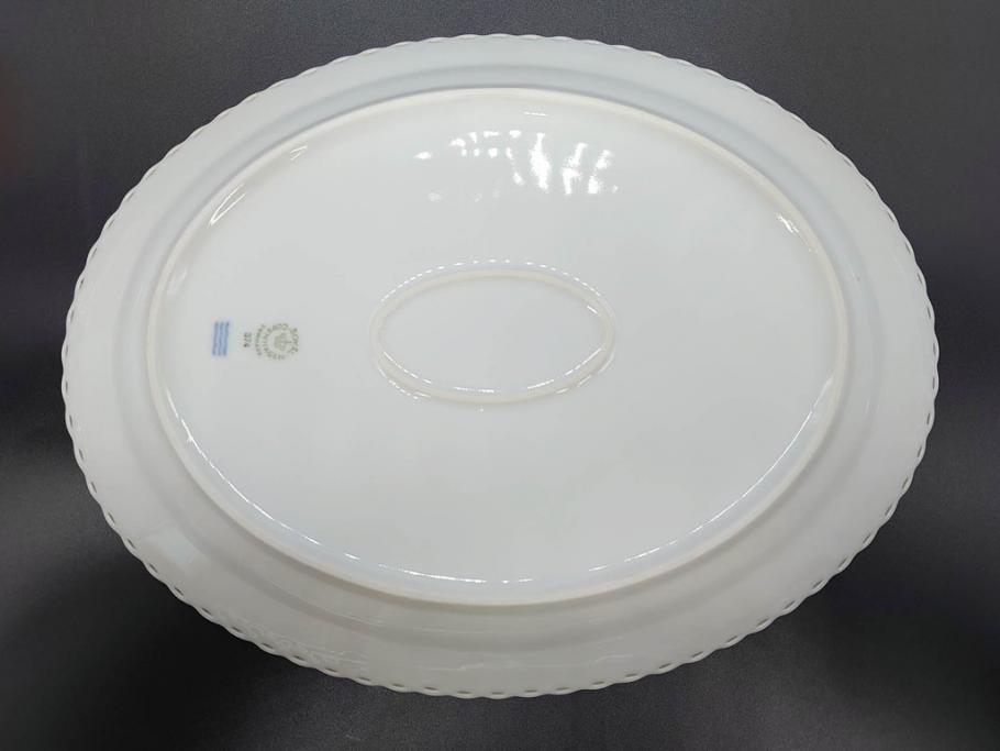 稀少　デンマーク　ROYAL COPENHAGEN(ロイヤルコペンハーゲン)　White Fluted Full Lace　ホワイトフルーテッド フルレース　美しいデザインが優雅さを演出するプレート4枚セット(皿、洋食器)(R-075791)