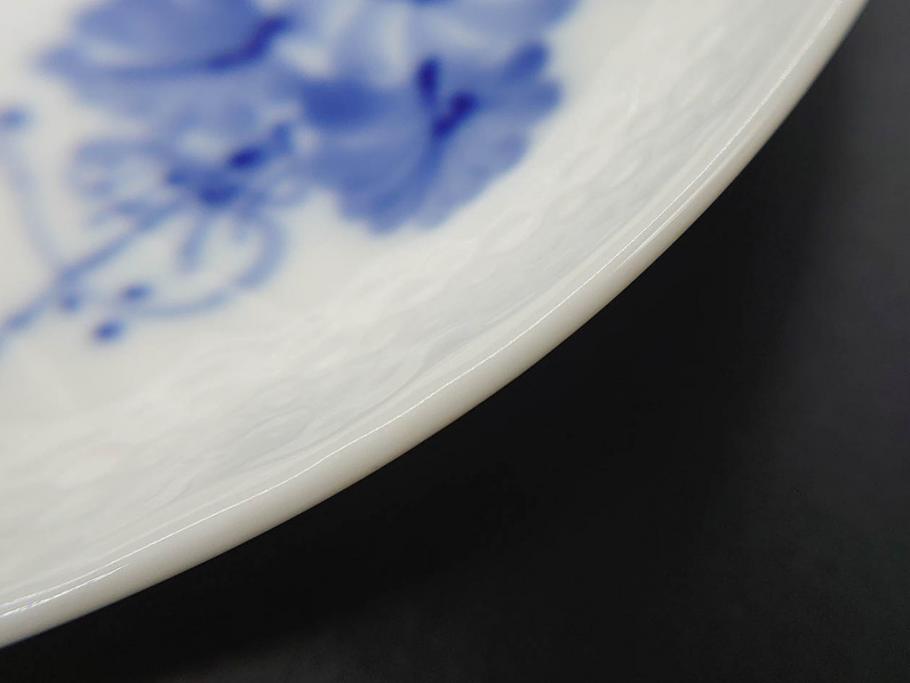 デンマーク　ROYAL COPENHAGEN(ロイヤルコペンハーゲン)　ホワイトフルーテッド ハーフレース　ブルーフラワー カーブ　ハイハンドル 気品漂う佇まいが魅力のカップ&ソーサー3客セット(White Fluted、C&S、洋食器)(R-075792)