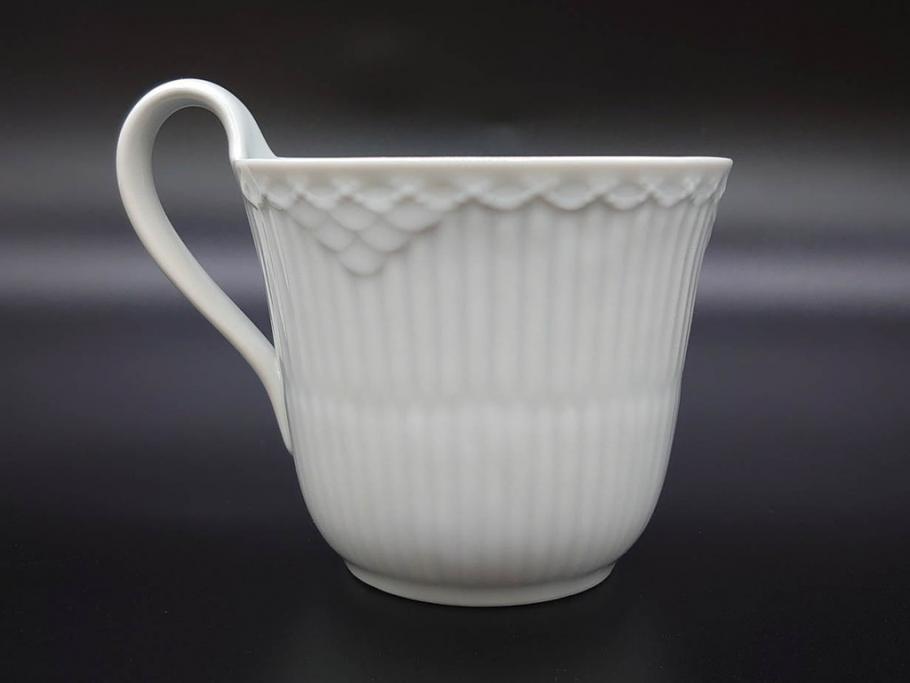 デンマーク　ROYAL COPENHAGEN(ロイヤルコペンハーゲン)　ホワイトフルーテッド ハーフレース　ブルーフラワー カーブ　ハイハンドル 気品漂う佇まいが魅力のカップ&ソーサー3客セット(White Fluted、C&S、洋食器)(R-075792)