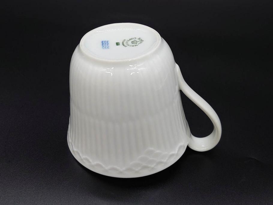 デンマーク　ROYAL COPENHAGEN(ロイヤルコペンハーゲン)　ホワイトフルーテッド ハーフレース　ブルーフラワー カーブ　ハイハンドル 気品漂う佇まいが魅力のカップ&ソーサー3客セット(White Fluted、C&S、洋食器)(R-075792)