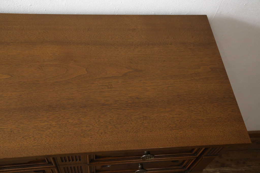 中古　美品　DREXEL HERITAGE(ドレクセルヘリテイジ)　FRANCESCA(フランチェスカ)シリーズ　浅めの引き出しが付いた上質なチェスト(サイドチェスト、タンス)(定価約84万円)(R-056859)