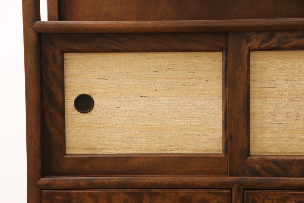 中古　九州民芸家具　カバ材　渋い色合いが魅力的な茶棚(飾り棚、茶箪笥、収納棚)(R-055099)