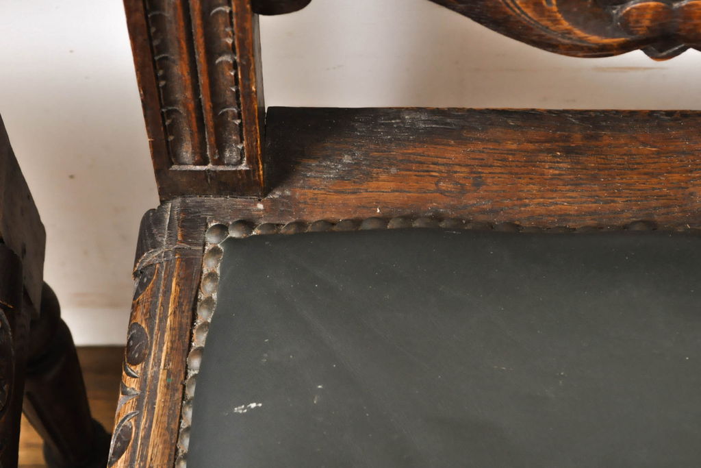 イギリスアンティーク　オーク材　置くだけで絵になる!細やかな彫刻が見事なダイニングチェア4脚セット(椅子、イス)(R-060420)