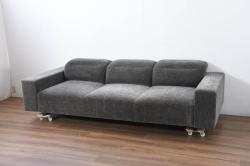 中古　美品　BoConcept(ボーコンセプト)　Henrik Pedersen(ヘンリック・ペダーセン)　Hampton(ハンプトン)　アジャスタブルバック付き　快適な位置に調整できるバックレストを備えた3人掛けソファ(三人掛け、3Pソファ、トリプルソファ、サイド収納付き、北欧)(定価約85万円)(R-081167)