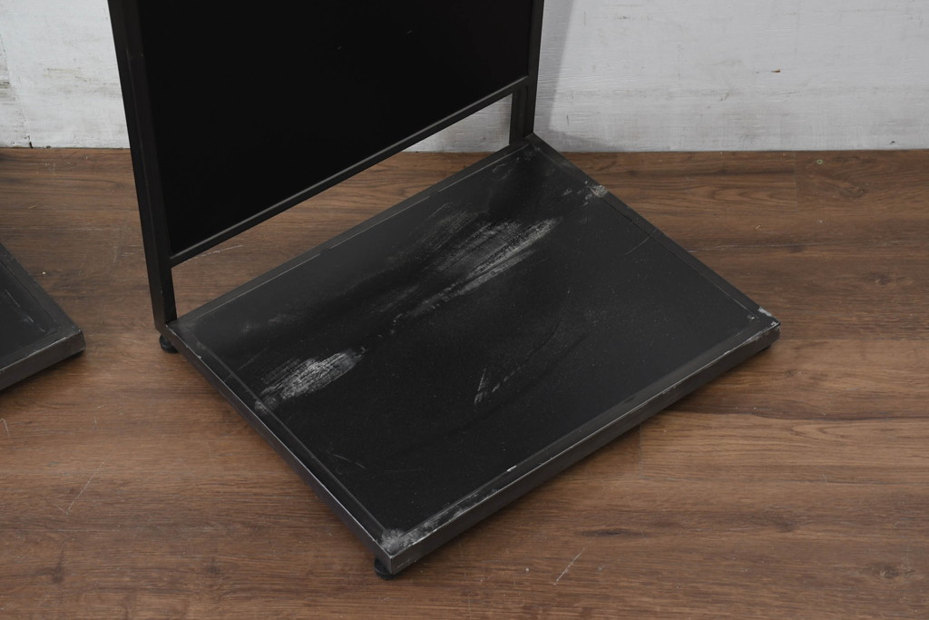 中古　エグジットメタルワークサプライ(EXIT METAL WORK SUPPLY)　インダストリアル感溢れるデザインのスタンドミラー3台セット(姿見、鏡、店舗什器)(定価3台で約42万円)(R-81168)