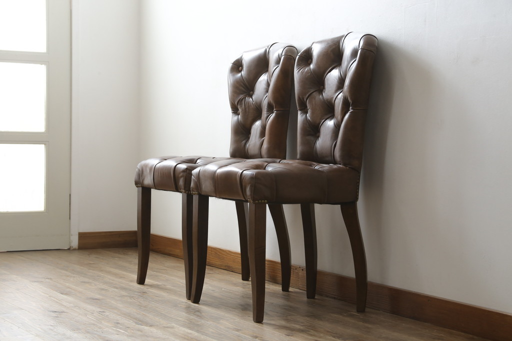 中古　ハロ(HALO)　アスプルンド(ASPLUND)取り扱い　CHESTER CHAIR(チェスターチェア)　重厚感のある佇まいが魅力的なチェア2脚セット(ダイニングチェア、椅子、イス)(R-065174)