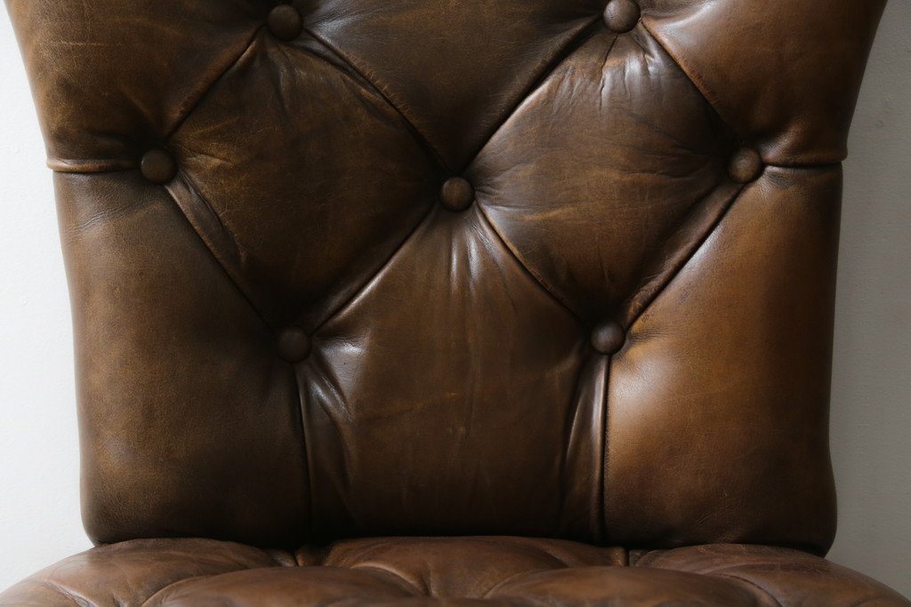 中古　ハロ(HALO)　アスプルンド(ASPLUND)取り扱い　CHESTER CHAIR(チェスターチェア)　重厚感のある佇まいが魅力的なチェア2脚セット(ダイニングチェア、椅子、イス)(R-065174)
