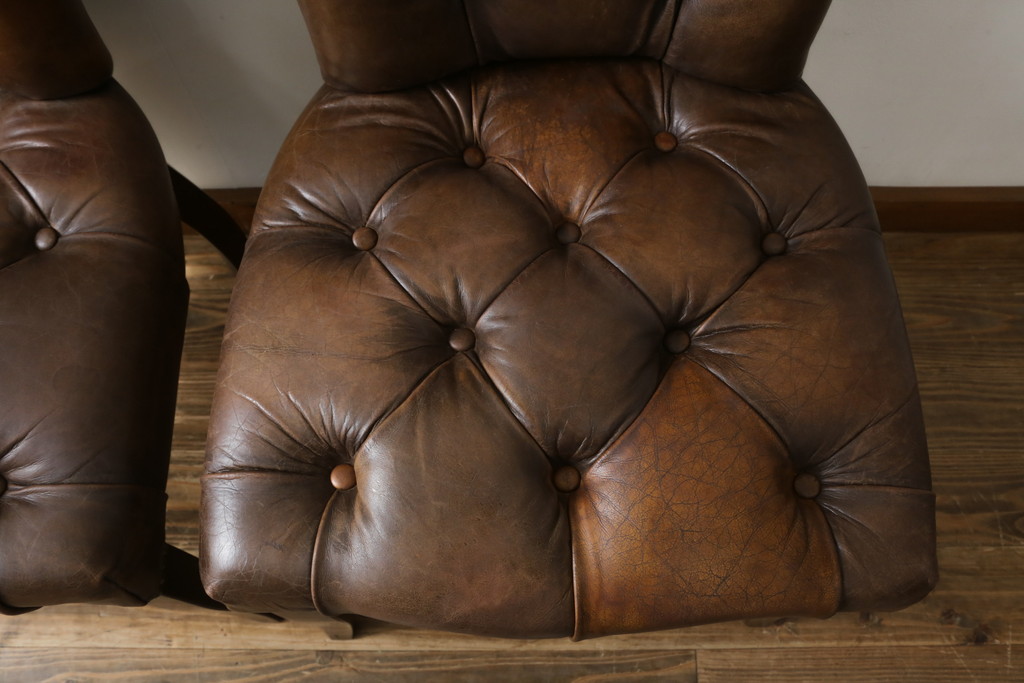 中古　ハロ(HALO)　アスプルンド(ASPLUND)取り扱い　CHESTER CHAIR(チェスターチェア)　重厚感のある佇まいが魅力的なチェア2脚セット(ダイニングチェア、椅子、イス)(R-065174)