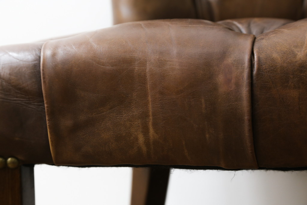 中古　ハロ(HALO)　アスプルンド(ASPLUND)取り扱い　CHESTER CHAIR(チェスターチェア)　重厚感のある佇まいが魅力的なチェア2脚セット(ダイニングチェア、椅子、イス)(R-065174)