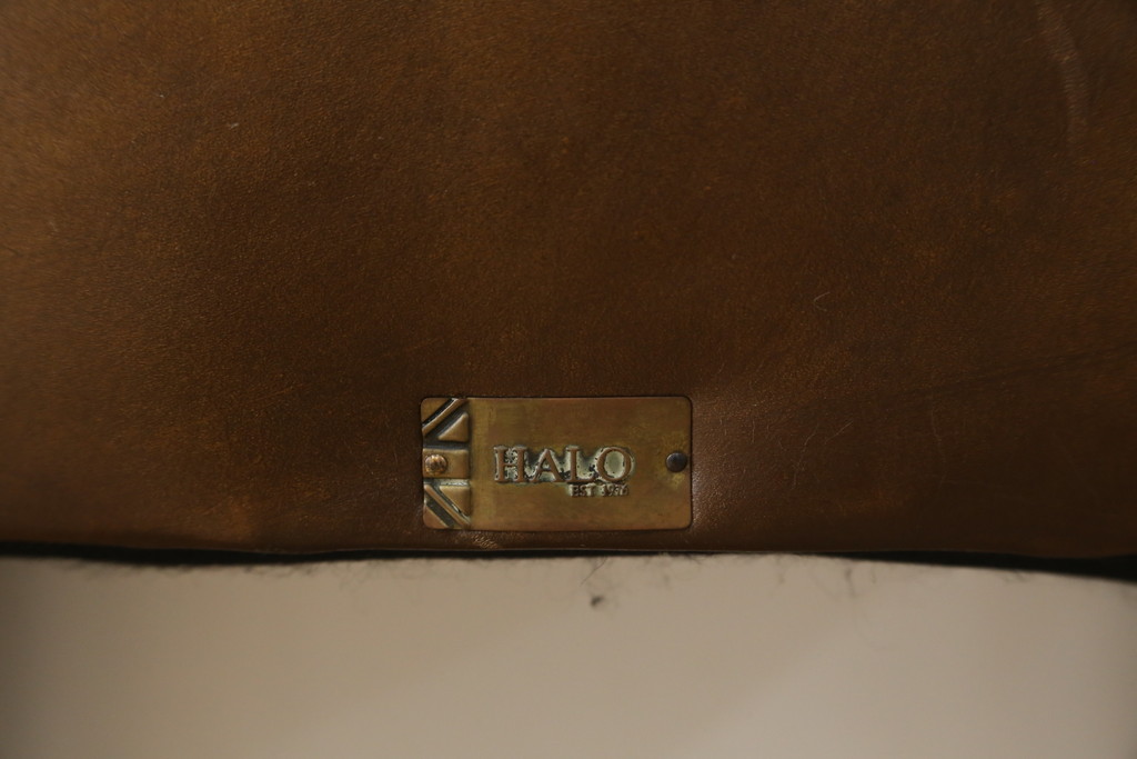中古　ハロ(HALO)　アスプルンド(ASPLUND)取り扱い　CHESTER CHAIR(チェスターチェア)　重厚感のある佇まいが魅力的なチェア2脚セット(ダイニングチェア、椅子、イス)(R-065174)
