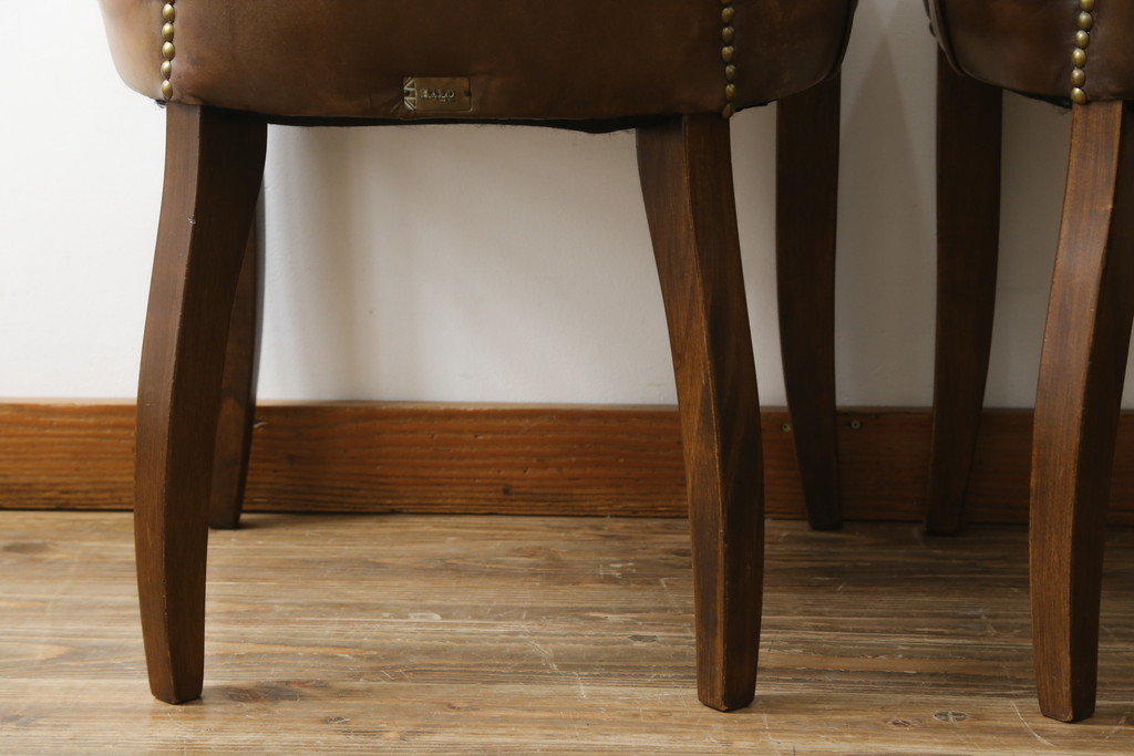 中古　ハロ(HALO)　アスプルンド(ASPLUND)取り扱い　CHESTER CHAIR(チェスターチェア)　重厚感のある佇まいが魅力的なチェア2脚セット(ダイニングチェア、椅子、イス)(R-065174)