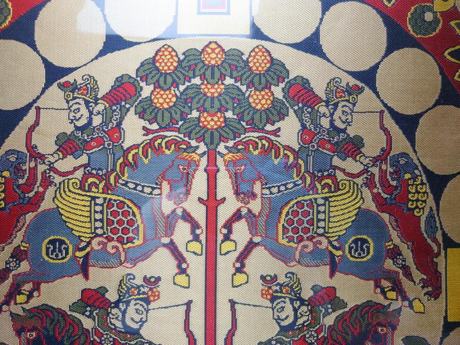 龍村平蔵　謹模　四天王獅猟紋様錦　国宝法隆寺蔵(約86.5cm×74.5cm、額装、タペストリー)(R-063935)