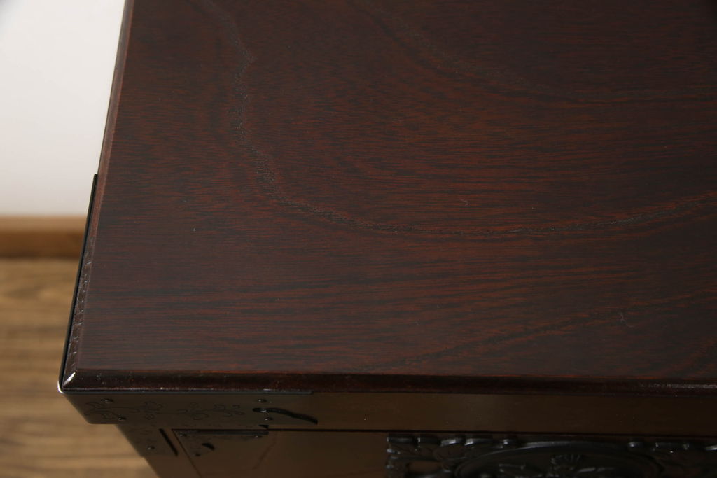 中古　美品　国産手造り家具　和の趣あふれる民芸箪笥サイドボード(サイドチェスト、引き出し、収納箪笥、リビングボード)(R-054369)