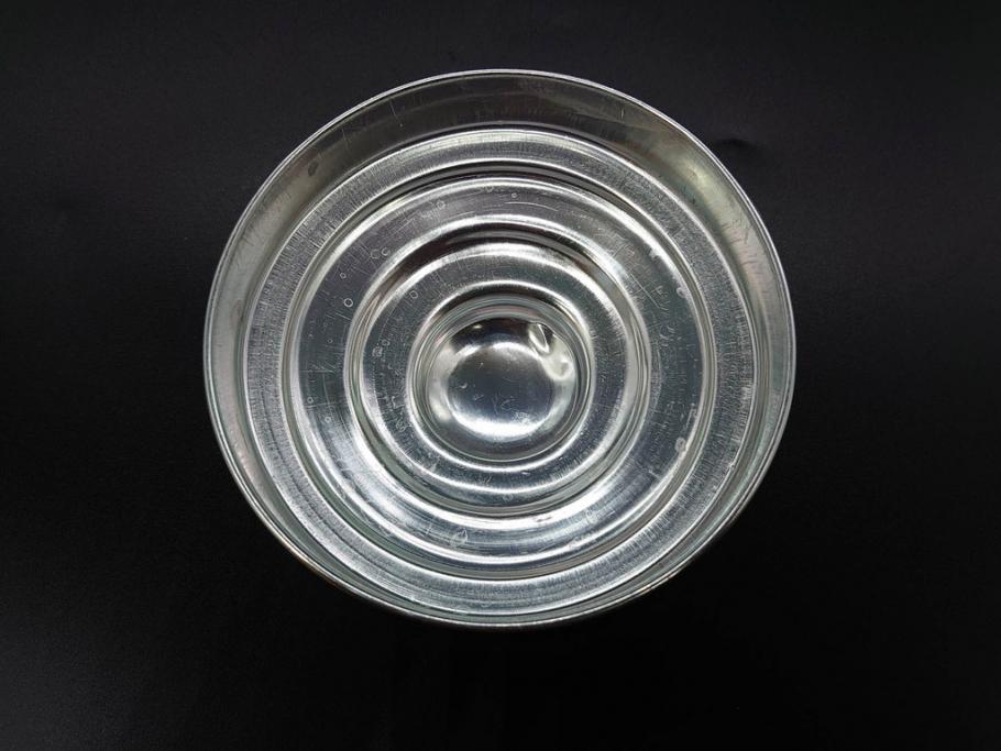 アンティーク雑貨　当時物　デッドストック　アルミ蓋　レトロな雰囲気を醸し出すガラス瓶2個セット(角型、角瓶、キャニスター、ガラスビン、菓子瓶、硝子、フタ付き)(R-075876)