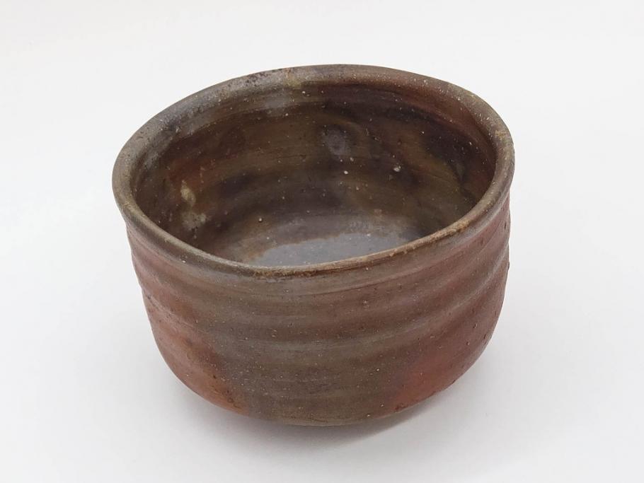 重要無形文化財　人間国宝　山本陶秀　備前焼　約12cm　4寸　深みのある色合いが上品な和の雰囲気を高める茶碗(和食器、抹茶碗、茶道具、茶器、共箱付き、四寸)(R-075878)