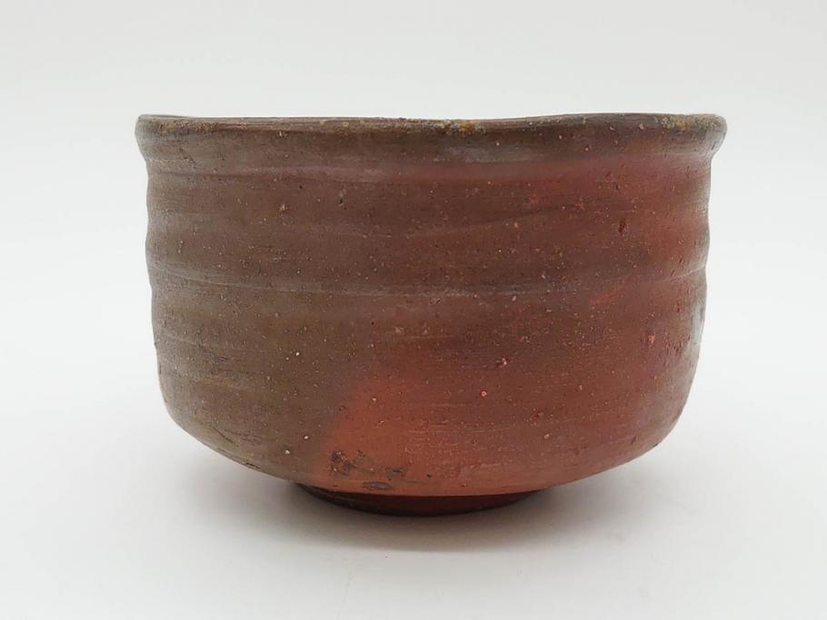 重要無形文化財　人間国宝　山本陶秀　備前焼　約12cm　4寸　深みのある色合いが上品な和の雰囲気を高める茶碗(和食器、抹茶碗、茶道具、茶器、共箱付き、四寸)(R-075878)
