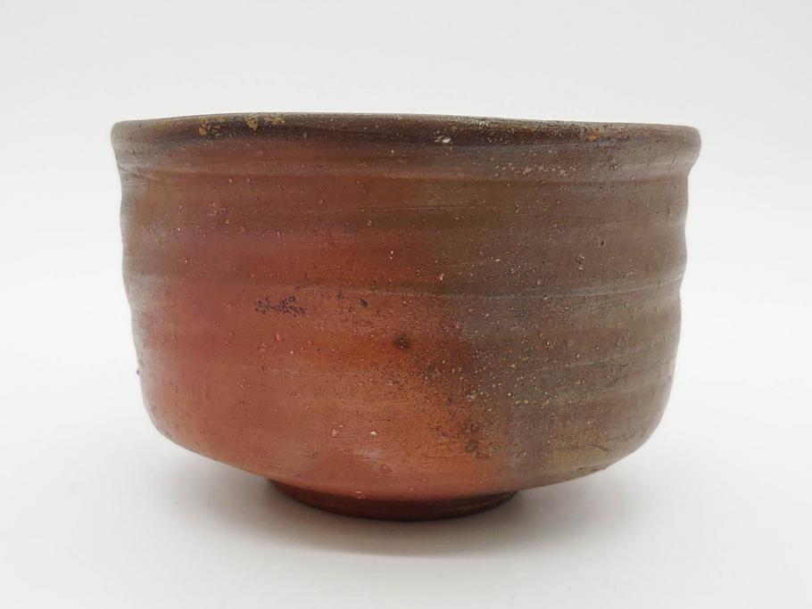 重要無形文化財　人間国宝　山本陶秀　備前焼　約12cm　4寸　深みのある色合いが上品な和の雰囲気を高める茶碗(和食器、抹茶碗、茶道具、茶器、共箱付き、四寸)(R-075878)