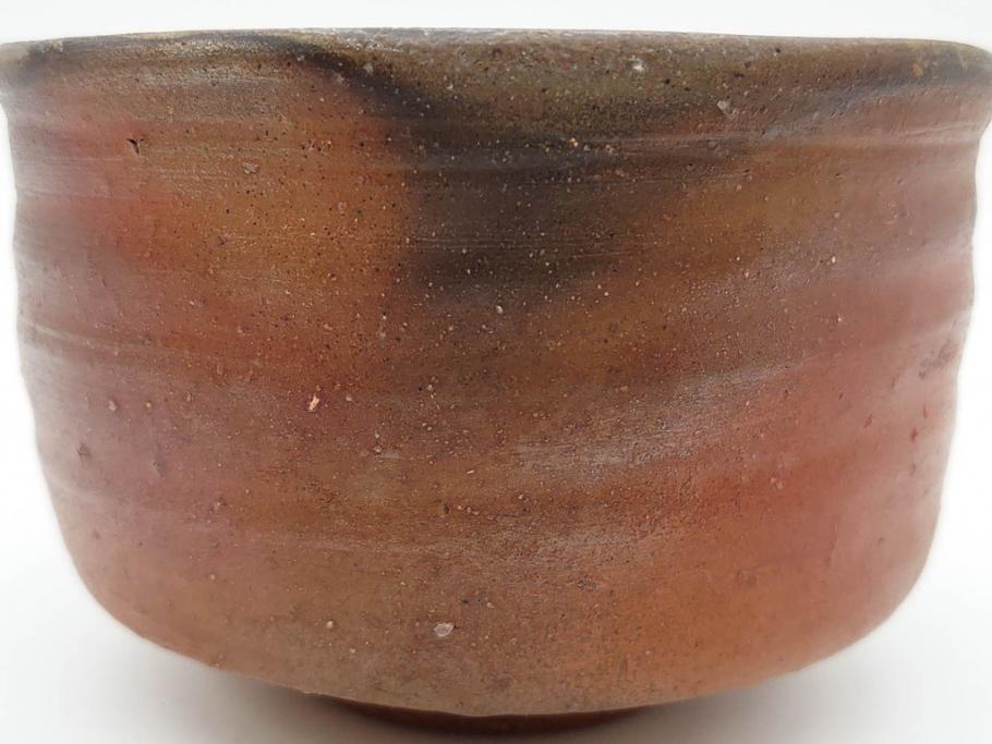 重要無形文化財　人間国宝　山本陶秀　備前焼　約12cm　4寸　深みのある色合いが上品な和の雰囲気を高める茶碗(和食器、抹茶碗、茶道具、茶器、共箱付き、四寸)(R-075878)