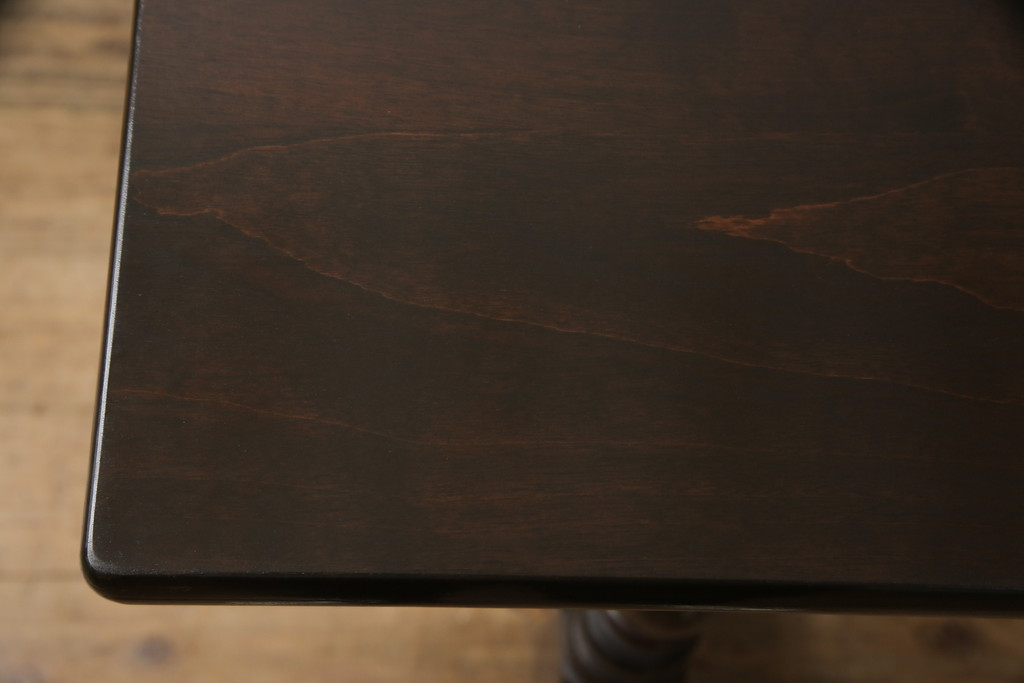 中古　松本民芸家具　F型食卓　クラシカルな脚のデザインが目を引くダイニングテーブル(定価約33万円)(作業台、食卓、ワークデスク、4人掛け、4P)(R-055820)