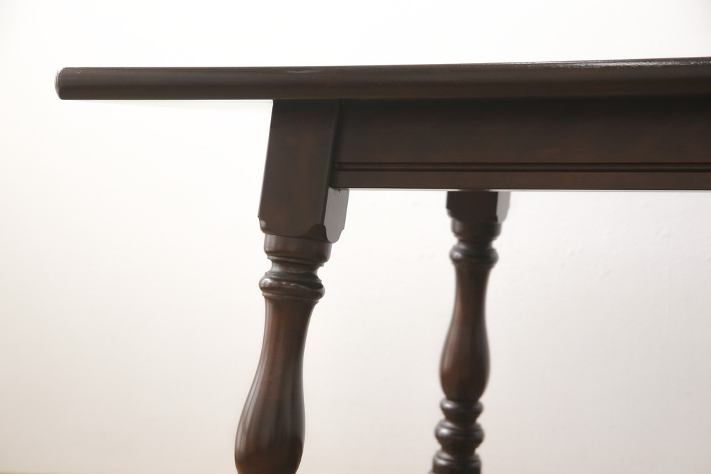 中古　松本民芸家具　F型食卓　クラシカルな脚のデザインが目を引くダイニングテーブル(定価約33万円)(作業台、食卓、ワークデスク、4人掛け、4P)(R-055820)
