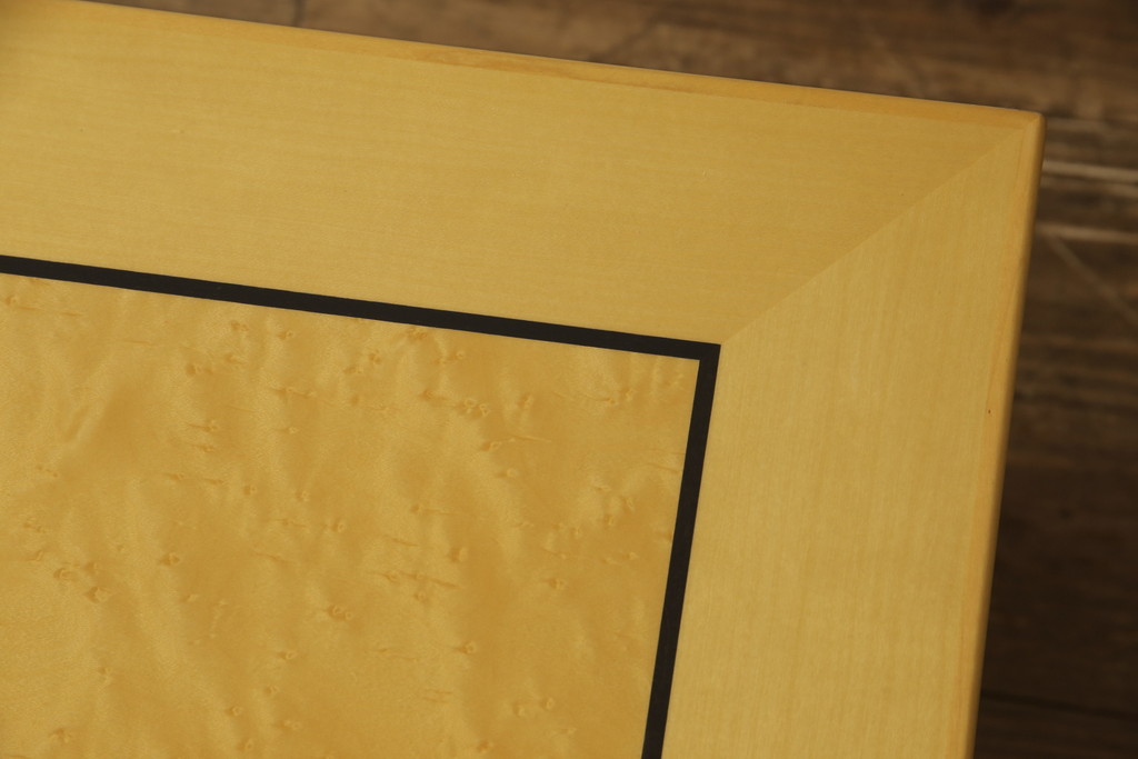 中古　美品　天童木工(Tendo)　バーズアイメイプル(楓材)　モダンなデザインが魅力!和洋どちらの空間にもおすすめの座卓(ローテーブル、センターテーブル)(R-055398)