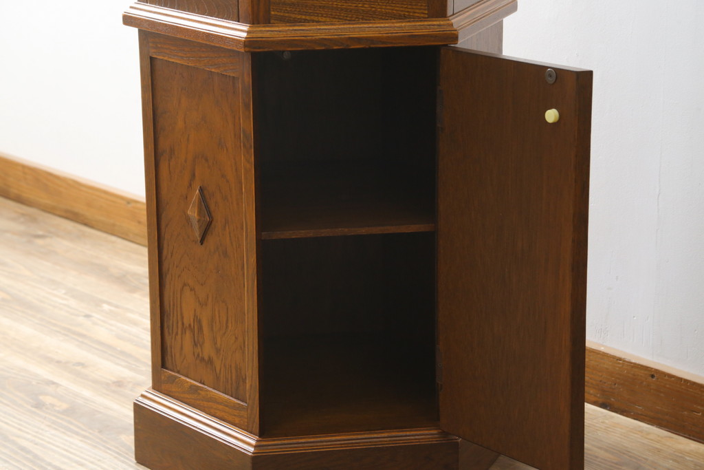 中古　美品　インテルナ南條　洗練された佇まいが魅力的なヘキサゴン縦型キュリオケース(飾り棚、ガラスケース、ショーケース、コレクションケース、キャビネット)(定価約40万円)(R-077671)
