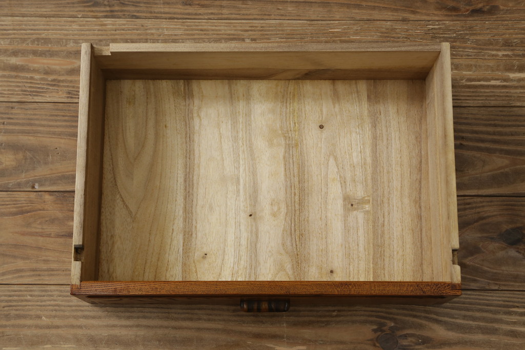 和製ビンテージ　美品!!　最高級!!　黒田辰秋インスパイア作品　指物職人手造り　総欅(ケヤキ)材　拭き漆塗り　美しい杢目が上質な和の雰囲気を演出する隠し収納付き飾り棚(茶棚、収納棚、サイドボード、店舗什器、ヴィンテージ)(定価約170万円)(R-071504)