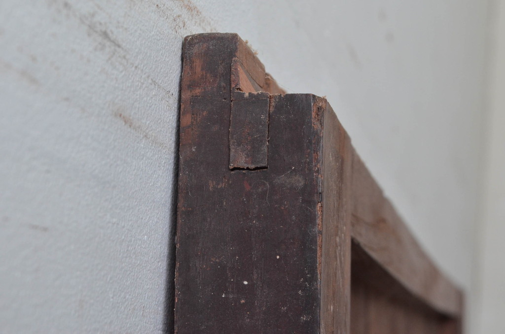 アンティーク建具　総栗材　時代の流れを感じさせる升目(マス目)格子蔵戸1枚(きつね格子、狐格子、引き戸、玄関戸、格子戸)(R-079631)