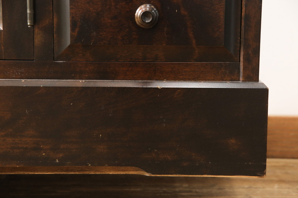 中古　北海道民芸家具　木のあたたかみを感じるサイドボード(収納棚、リビングボード、キャビネット)(R-057934)