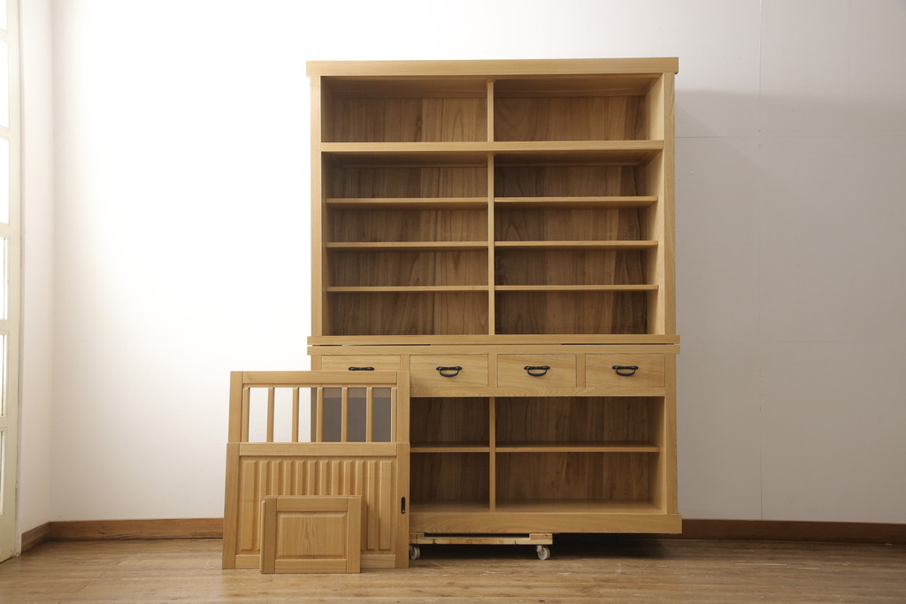 中古　極美品　タモ材　上質な和の空間づくりにおすすめ! 品を感じる重ね水屋箪笥(収納棚、キャビネット、食器棚、戸棚)(R-057894)