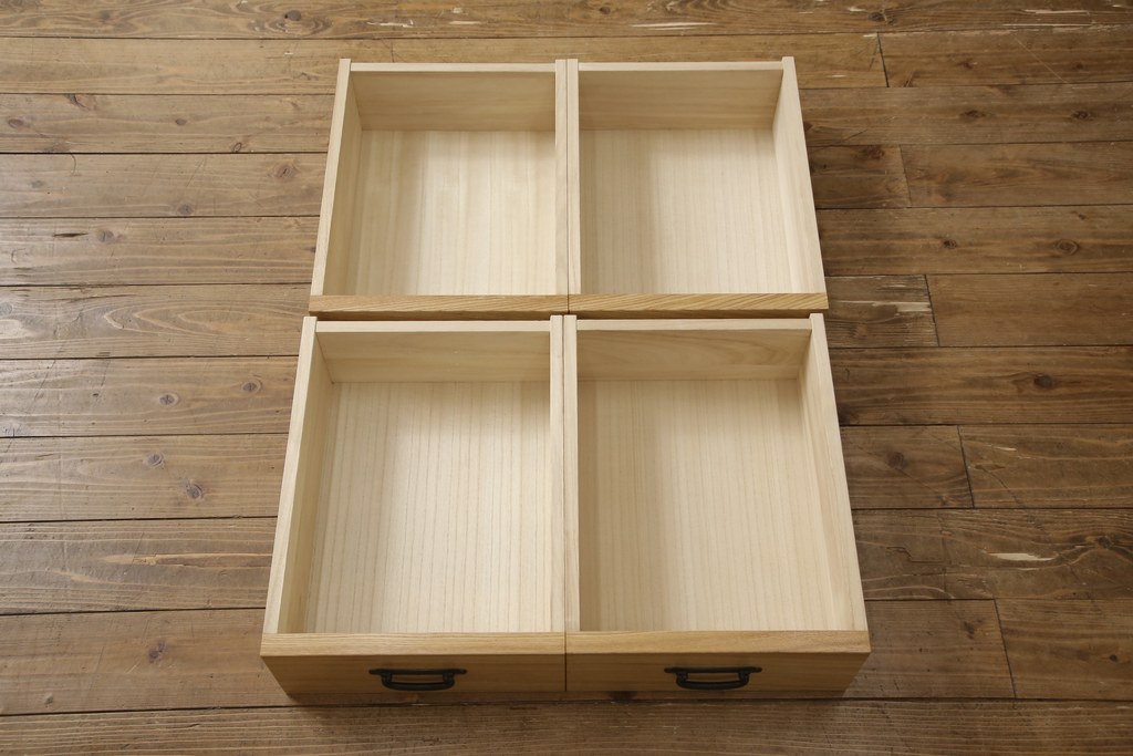 中古　極美品　タモ材　上質な和の空間づくりにおすすめ! 品を感じる重ね水屋箪笥(収納棚、キャビネット、食器棚、戸棚)(R-057894)