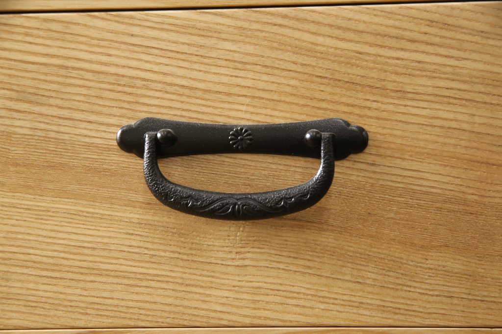 中古　極美品　タモ材　上質な和の空間づくりにおすすめ! 品を感じる重ね水屋箪笥(収納棚、キャビネット、食器棚、戸棚)(R-057894)