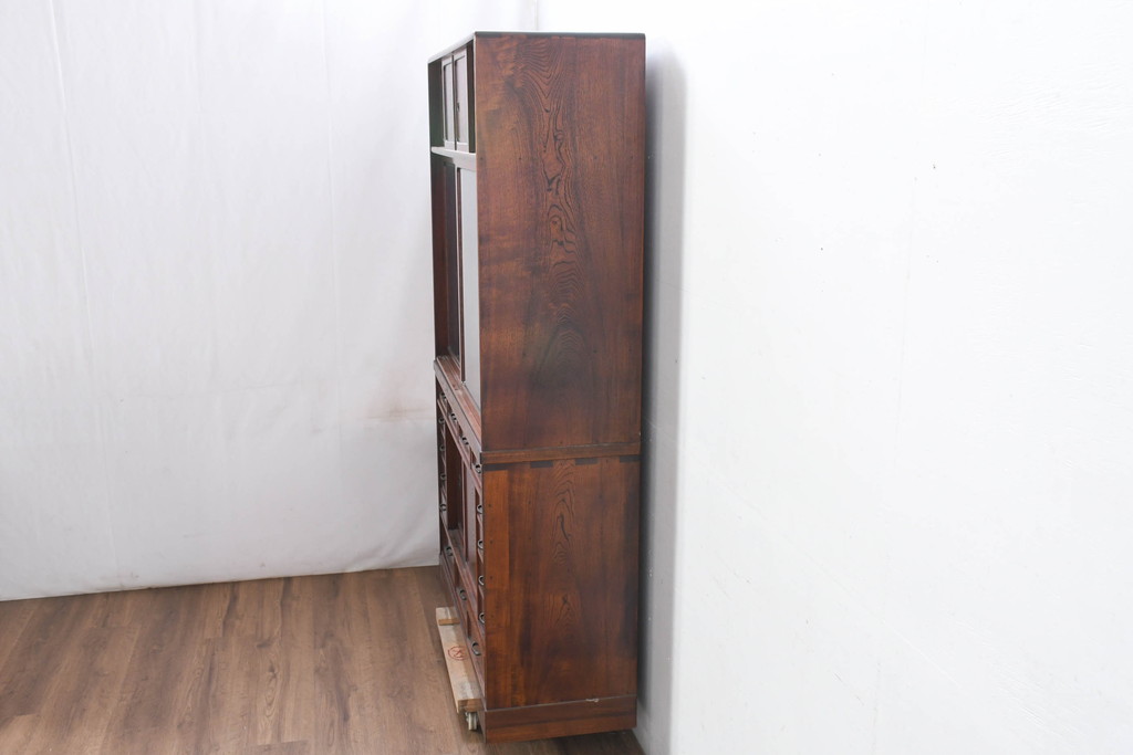 中古　国産　職人手作り　隠し収納付き　引き出しいっぱいの珍しい2段重ね茶箪笥(茶たんす、茶タンス、キャビネット、茶棚、飾り棚、収納棚、戸棚、店舗什器)(R-081146)