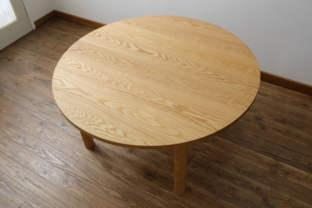 中古　短期展示美品　ヤクモ家具製作所　ラウンドテーブル(Type A)　オーク材　ナチュラルな風合いが優しい印象のダイニングテーブル(2人掛け、4人掛け、食卓、丸テーブル、店舗什器)(R-066650)