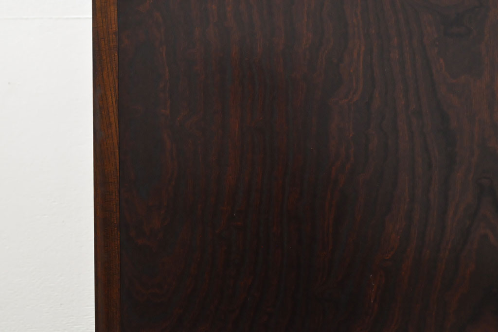 中古　岩谷堂箪笥　台輪付きリメイク　深みのある色合いと優しい木目が魅力の衣装盆付きサイドボード(サイドチェスト、引き出し、衣装タンス、着物箪笥、収納棚)(R-051151)