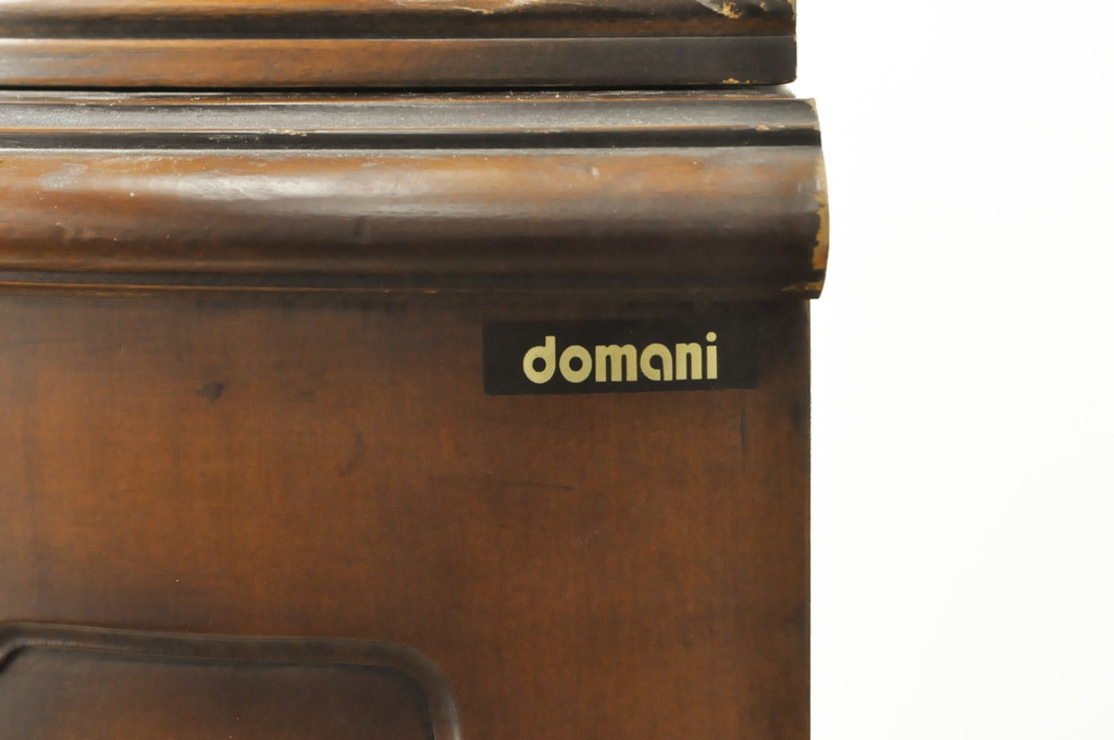 中古　カリモク家具(karimoku)　domani(ドマーニ)　Louis(ルイ)XVシリーズ　優美な装飾がクラシカルな雰囲気を高めるキャビネット(定価約186万円)(食器棚、カップボード、収納棚、戸棚、飾り棚)(R-057581)