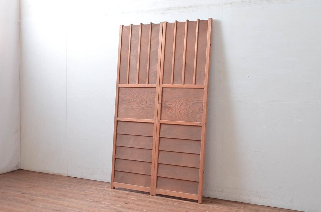 アンティーク建具　凝ったデザインが目を惹かれる!数奇屋の門扉1対2枚セット(板戸、ドア)(R-081575)