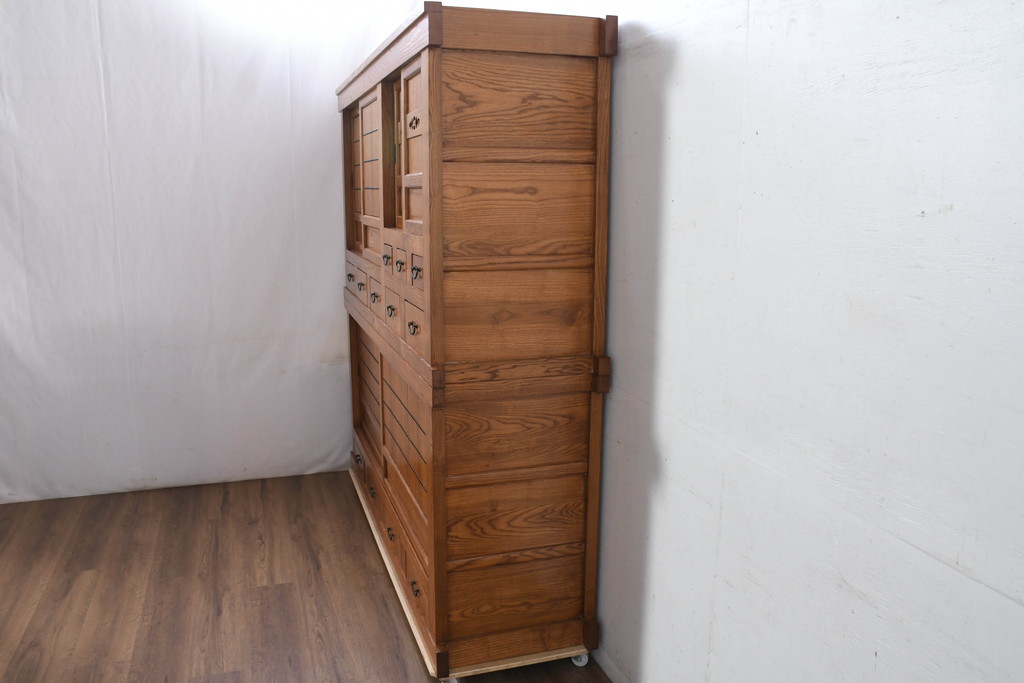 中古　美しい杢目と品のある佇まいが魅力の重ね水屋箪笥(収納箪笥、戸棚、収納棚、食器棚、バラ売り可能)(R-081120)
